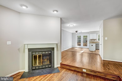 8182 Cliffview Ave, Springfield, VA 22153 - photo 5