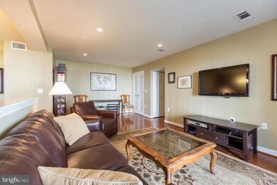 4113 S Four Mile Run Dr unit 304, Arlington, VA 22204 - photo 2