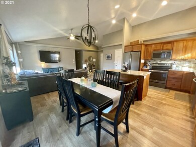 1423 SE 8th Ave, Canby, OR 97013 - photo 7