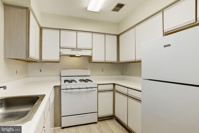 6374 Bayberry Ct, Elkridge, MD 21075 - photo 4