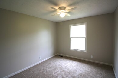 111 Hulan St, Shelbyville, TN 37160 - photo 6