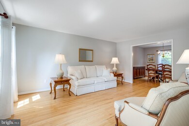 8953 Miller Ln, Vienna, VA 22182 - photo 3