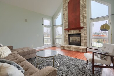 899 N Persimmon Dr, Warsaw, IN 46582 - photo 2