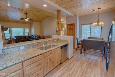 Large Kitchen w/ Granite