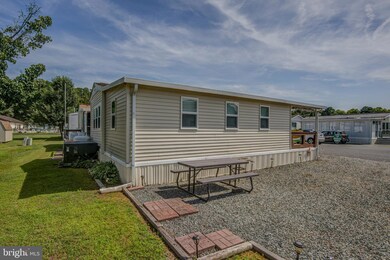 337 Pine Cone Dr, Berlin, MD 21811 - photo 3