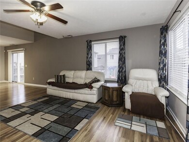 556 Scotch Pine Dr, Greenwood, IN 46143 - photo 4