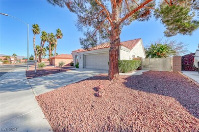RV gate! 4 BEDROOM 1-STORY w/RV parking! 4520 PLAN
