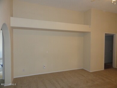 FAMILY ROOM TV NITCH