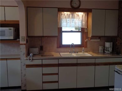 Kitchen Updated cabinets