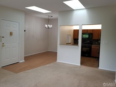 48 Fisher Dr unit 27F3, Franklin Park, NJ 08823 - photo 6