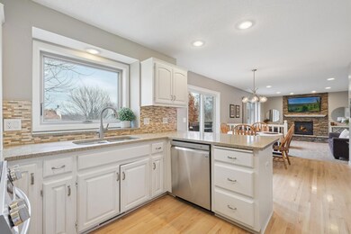 14867 Oakwood Place, Savage, MN 55378 - photo 6