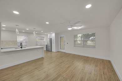 582 Flanders M unit 5820, Delray Beach, FL 33484 - photo 5