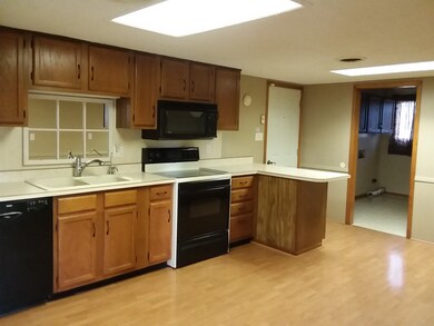 910 E Delphi St, Converse, IN 46919 - photo 4