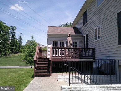 19300 Bothwell Ct, Triangle, VA 22172 - photo 3