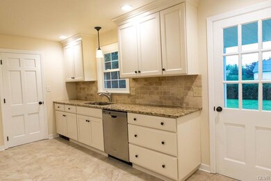 1235 N Marshall St, Allentown, PA 18104 - photo 7