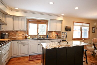 15 Woodridge Dr, Albany, NY 12211 - photo 4