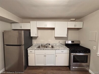 2309 Deerfield Ct, Westland, MI 48186 - photo 5