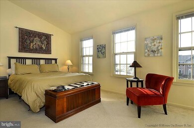 13322 Foxhole Dr, Fairfax, VA 22033 - photo 5