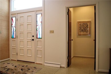 3386 Grove Pkwy, Columbus, IN 47203 - photo 4