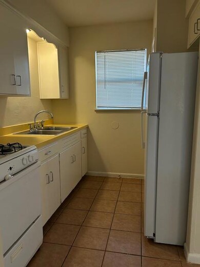 5213 Joe Sayers Ave unit 4, Austin, TX 78756 - photo 4