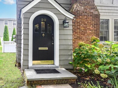 20 Oldwood Rd unit 1st Floor, Port Washington, NY 11050 - photo 2