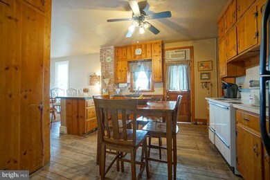 322 E Baltimore St, Taneytown, MD 21787 - photo 2