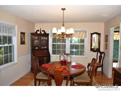 9 Elmwood Ln, Asheville, NC 28803 - photo 7