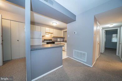 762 Putnam Blvd unit 32B, Wallingford, PA 19086 - photo 4