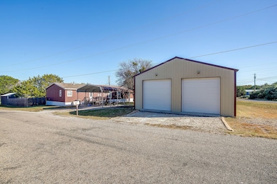 4813 Peachtree St, Granbury, TX 76048 - photo 3