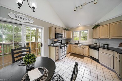 677 Grand View Ln, Aurora, OH 44202 - photo 5