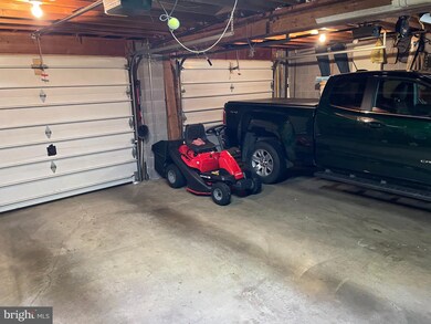 932 Redwood Dr, Waynesboro, PA 17268 - photo 2