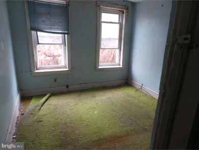 725 Spruce St, Camden, NJ 08103 - photo 6