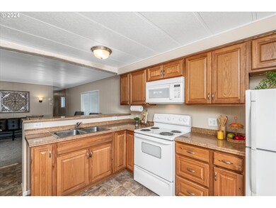 2150 Laura St unit 90, Springfield, OR 97477 - photo 6