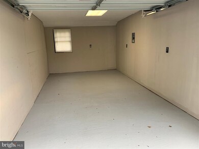 31 E 4th St unit GARAGE, Lansdale, PA 19446 - photo 3