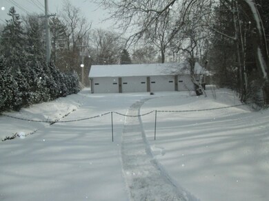 811 Topinabee Rd, Niles, MI 49120 - photo 5