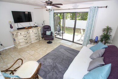 41023313-005-Living_Alt_View