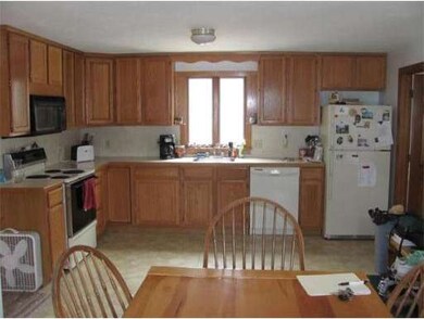 265 Salem St, Rockland, MA 02370 - photo 4