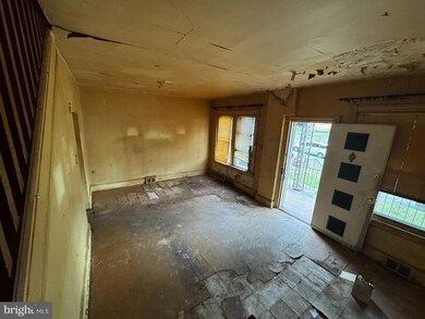 217 Hamilton Ave, Darby, PA 19023 - photo 3