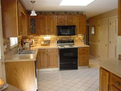 17 Windy Ridge Rd, Holden, MA 01520 - photo 4