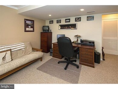 40 N Savanna Dr, Pottstown, PA 19465 - photo 5