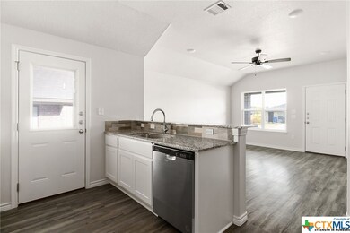 126 Wind Ridge Dr unit a, Copperas Cove, TX 76522 - photo 3