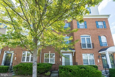 509 Touchdown Dr, Hyattsville, MD 20785 - photo 2