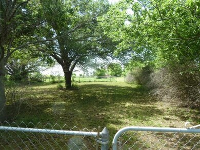 2055 Hill Top Cir, Weatherford, TX 76085 - photo 5