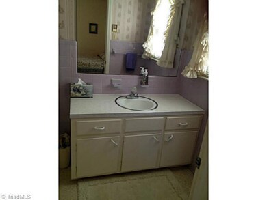 426 Clearview Dr, Asheboro, NC 27205 - photo 6