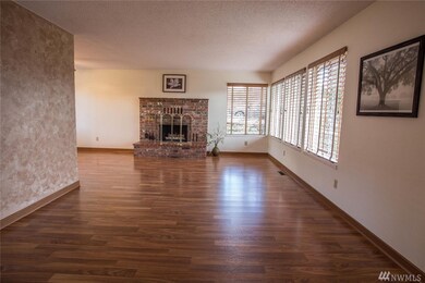 629 13th St NE, East Wenatchee, WA 98802 - photo 4