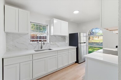 4333 Thicket Dr, Garland, TX 75043 - photo 5