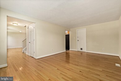 5932 Peregrine Dr, Burke, VA 22015 - photo 7