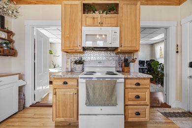 8 Cottage St, Milbridge, ME 04658 - photo 4