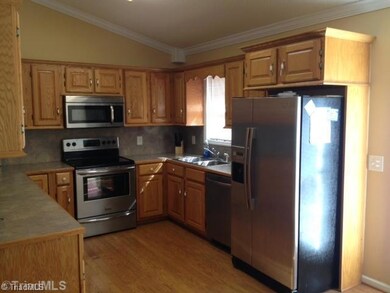 1037 Briles Dr, Asheboro, NC 27205 - photo 6