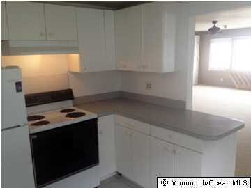 586 Ocean Ave, Sea Bright, NJ 07760 - photo 5